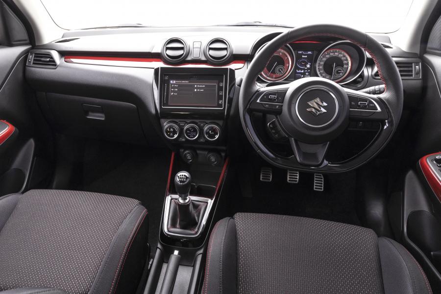 Торпедо Suzuki Swift Sport 2019 года  (ZA) (фото 20 из 32)
